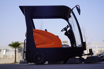 物業(yè)選擇電動掃地機要注意這些 物業(yè)選擇電動掃地機要注意這些.jpg